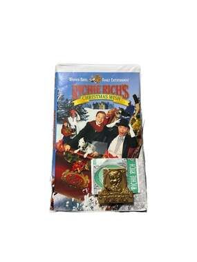 Warner Bros. Richie Rich's Christmas Wish VHS Tape with Pin and Play Money